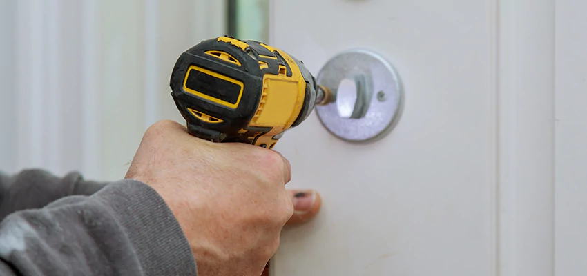 Street Locksmith For Smart Lock Repair in Buffalo Grove, IL